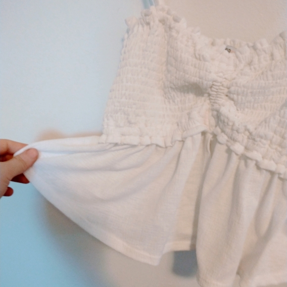 Blashe white crop top, shirred body with babydoll fit and spaghetti straps size - Picture 3 of 3